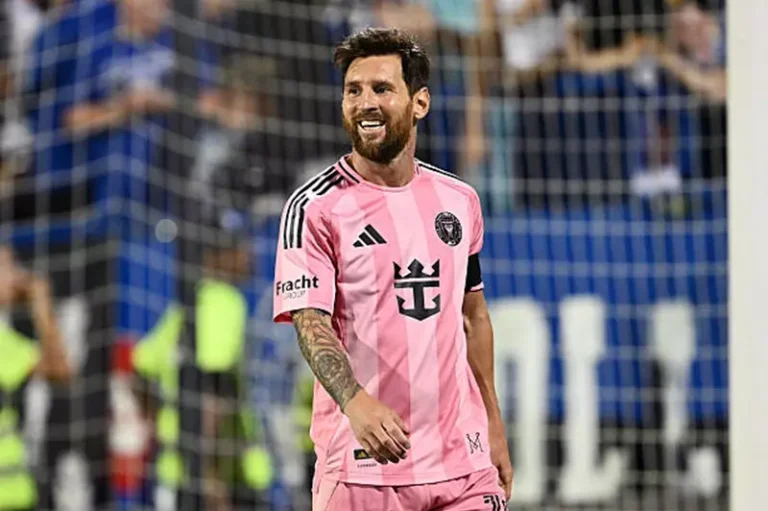 ميسي يقود إنتر ميامي لانتصار مثير على أطلس في كأس الدوريات