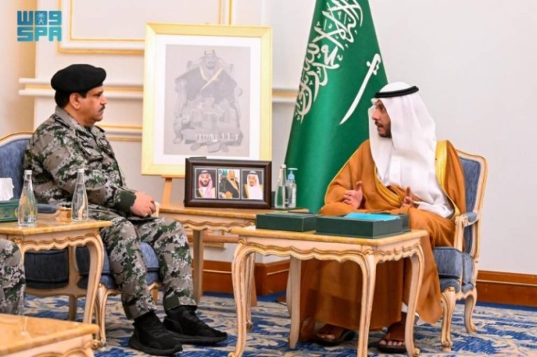 مُحافظ الطَّائف يُثني على جهود السجون ويستقبل وفد حاضنة الجمعيات