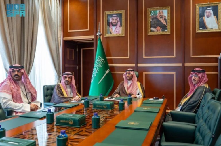 نائب أمير حائل يراجع إحصائيات ومشاريع “سبل” بالمنطقة