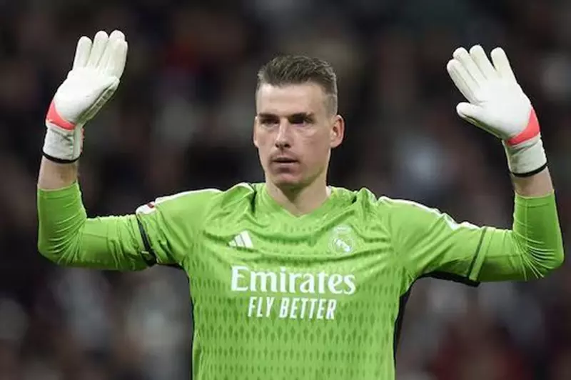 نيوكاسل يقدم عرضا لضم لونين من ريال مدريد