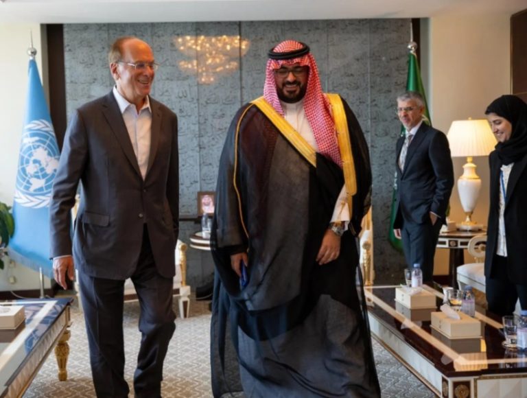 وزير الاقتصاد يعقد اجتماعًا مهمًا مع رئيس مجلس إدارة بلاك روك لتعزيز التعاون الاقتصادي