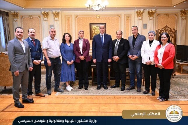 وزير الشئون النيابية يثمّن دور الصحفيين في لقاء مع المحررين البرلمانيين