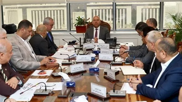 وزير النقل يتناول مع «ألستوم» الفرنسية تفاصيل تنفيذ الخط السادس للمترو ومجمع صناعي ببرج العرب