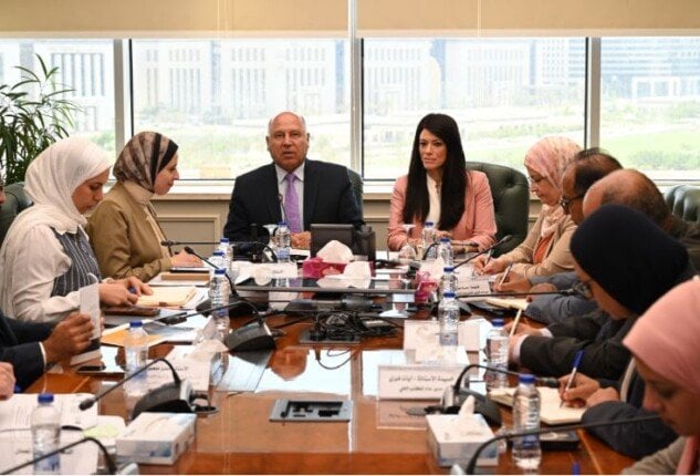 وزيران يتعاونان لدراسة جاهزية آلية تعديل حدود الكربون CBAM