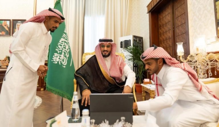 وكيل إمارة الباحة يستعرض إنجازات مركز الصم وخططه لعام 2025