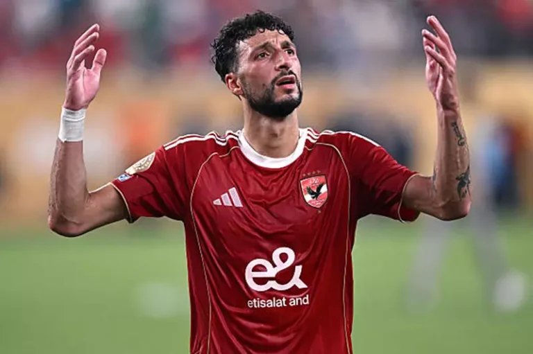 الأهلي يستبعد وسام أبو علي من معسكر تونس لغيابه دون إذن