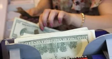 سعر الدولار يتأرجح أمام الجنيه اليوم الأحد 31 أغسطس 2025 في البنوك