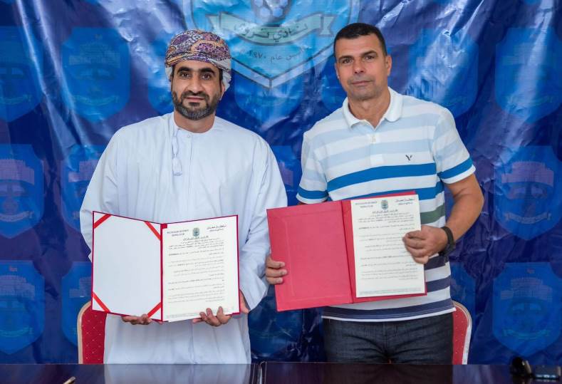 أكرم عبدالمجيد يبدأ رحلة جديدة كمدير فني لنادي نزوي العماني