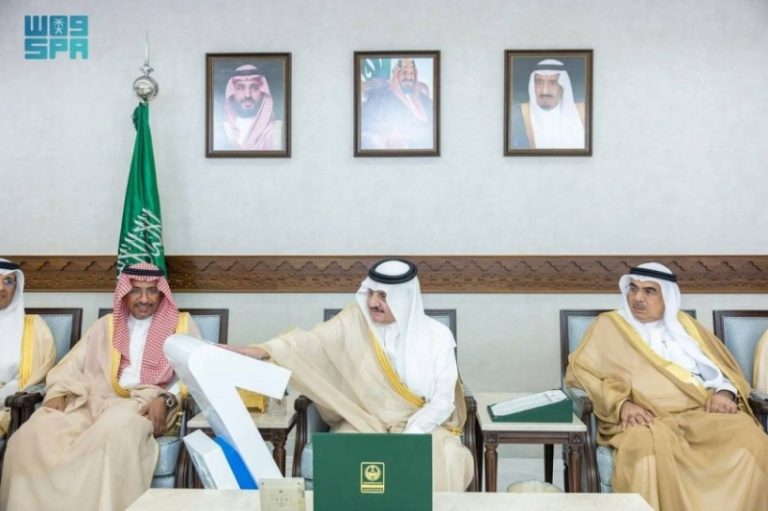 أمير الشرقية يطلق مشروع المصانع المتعددة الأدوار لدعم الاقتصاد في الدمام