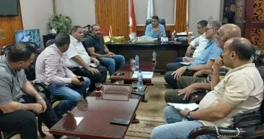 اجتماع رئيس جهاز بني سويف مع الشركات المنفذة لمشروعات الإسكان