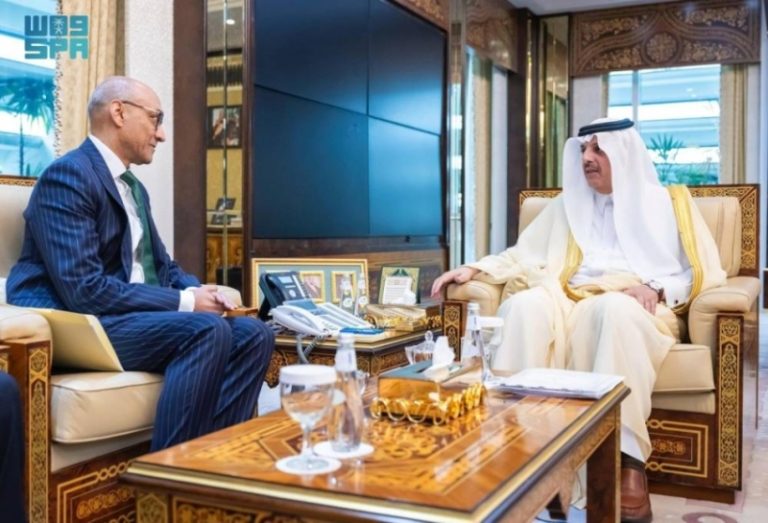 استقبال سفير باكستان في المملكة من قِبل نائب وزير الداخلية المُكلَّف