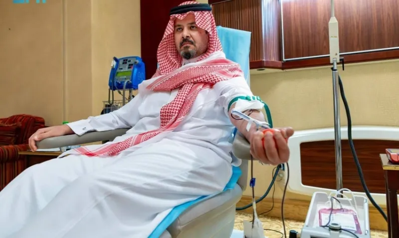 الأمير سلمان بن سلطان يشارك في الحملة الوطنية بالتبرع بالدم تعزيزًا للإنسانية