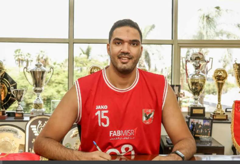 الأهلي يعلن بفرحة انضمام اللاعب أحمد أبو العلا بيبو لفريق السلة