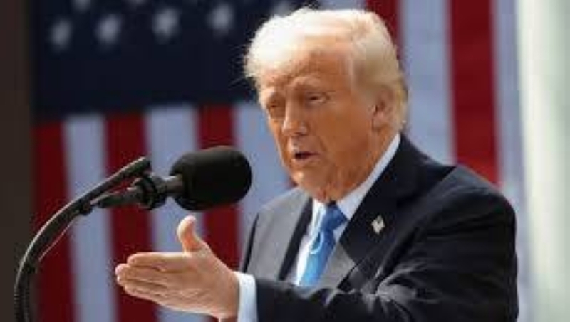 الرئيس الأمريكي يفرض رسومًا جمركية جديدة تؤثر على اقتصادات عشرات الدول