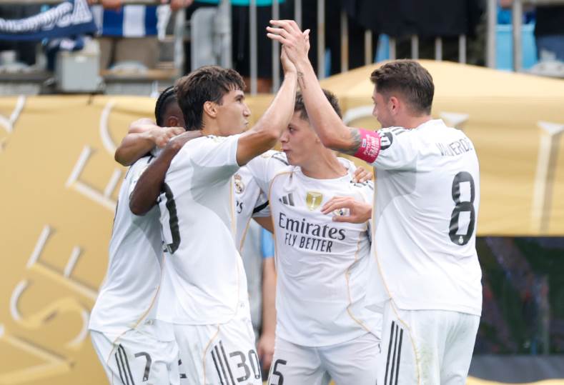 بث مباشر: مباراة ريال مدريد وتيرول الودية استعدادًا للموسم الجديد بدون أهداف