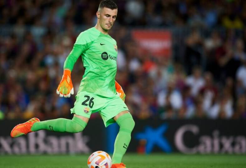 برشلونة يدعم إيناكي بينيا في الانتقال إلى نادي كومو الإيطالي