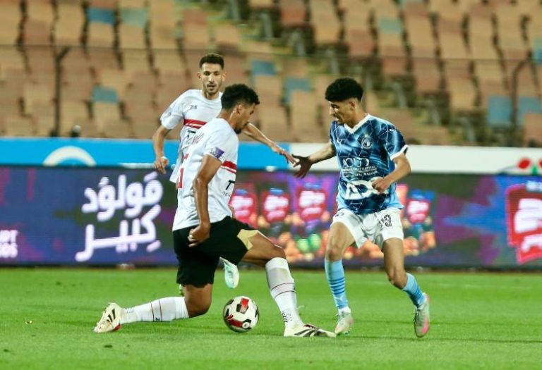 بيراميدز يعيق جهود الزمالك لتعزيز الجبهة اليمنى في سوق الانتقالات