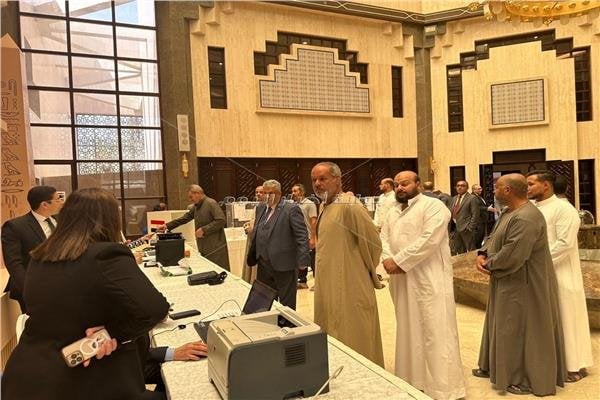 تدفق المصريين على لجان الاقتراع في الرياض وجدة لإدلاء أصواتهم في انتخابات الشيوخ