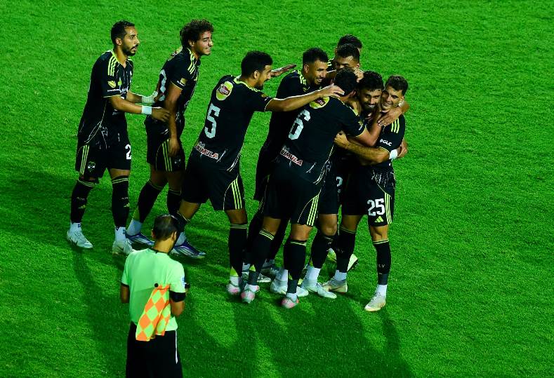 تشكيلات الأهلي أمام فاركو في دوري نايل: هل يشارك أفشة ورضا؟