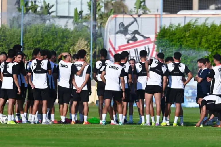 تطورات جديدة حول أزمة قيد الزمالك وموقف نيوم من إمام عاشور ومصطفى محمد
