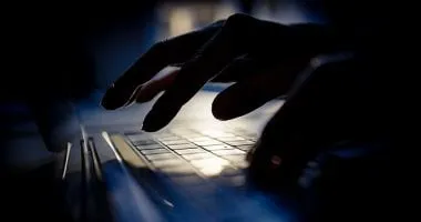 تقرير يحذر من زيادة استخدامات الذكاء الاصطناعى فى الهجمات السيبرانية
