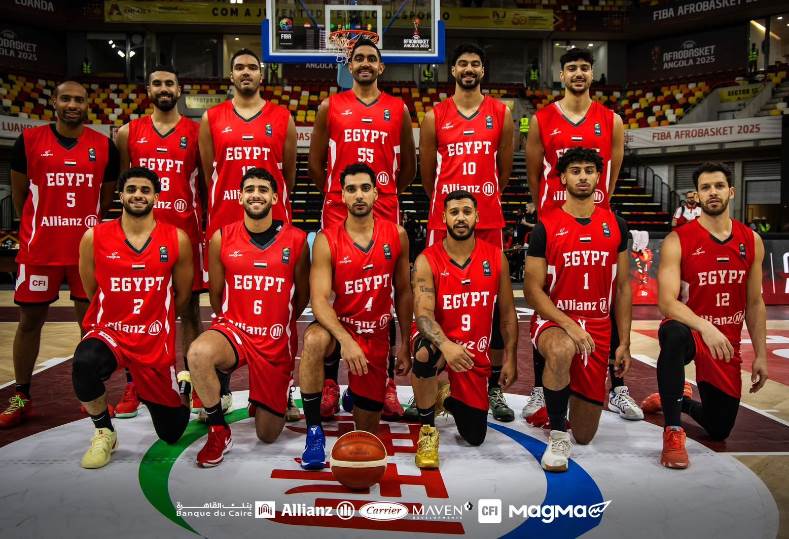 تهنئة وزير الرياضة لمنتخب السلة بعد انتصاره على مالي في افتتاح الأفروباسكت
