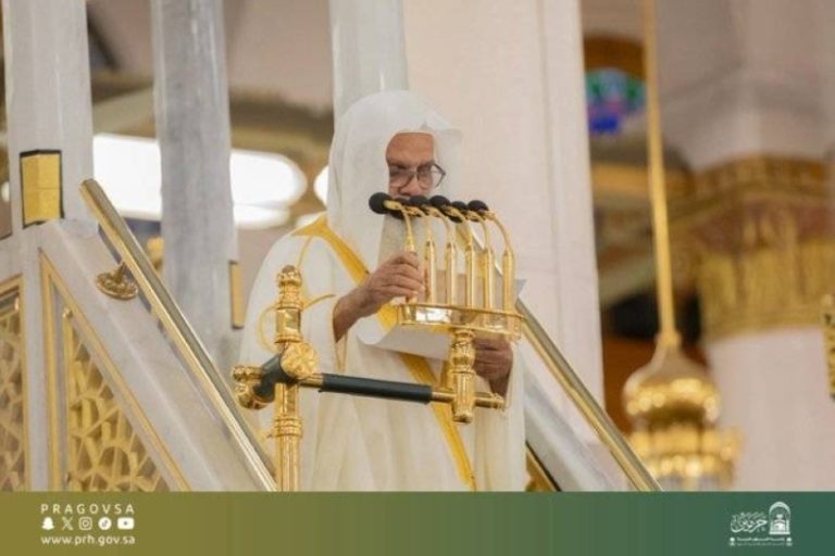 خطبة الجمعة تضيء المسجد النبوي