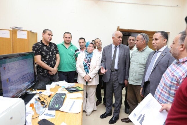 رئيس جامعة كفر الشيخ يتفقد كلية علوم الرياضة أثناء اختبارات القدرات
جولة رئيس جامعة كفر الشيخ في كلية علوم الرياضة خلال اختبارات القدرات
مراقبة دقيقة لرئيس جامعة كفر الشيخ لاختبارات القدرات بكلية علوم الرياضة