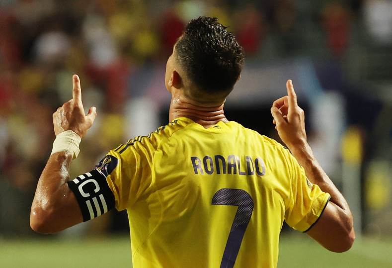 رونالدو يقود النصر في افتتاح الدوري السعودي مع استبعاد أربعة لاعبين أجانب