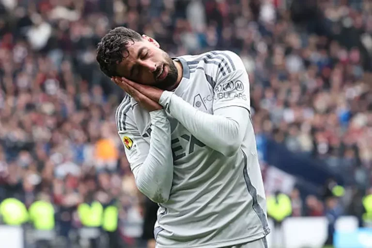 عدي الدباغ يصل القاهرة الأحد لبدء رحلته مع الزمالك الجديد