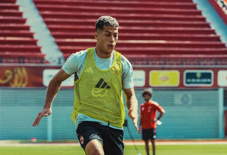 إمام عاشور لاعب الأهلي