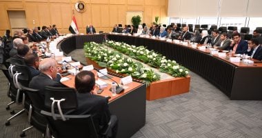 كامل الوزير يعلن عن إنشاء قاعدة بيانات للمطالب والتحديات والفرص في توطين الصناعة