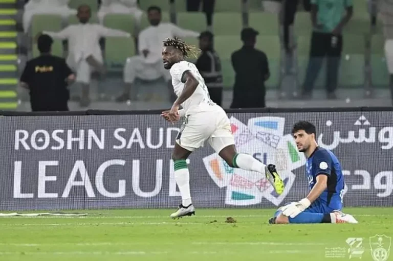 ماكسيمان يخطو نحو فرصة جديدة في الدوري المكسيكي بعد مواسم مميزة