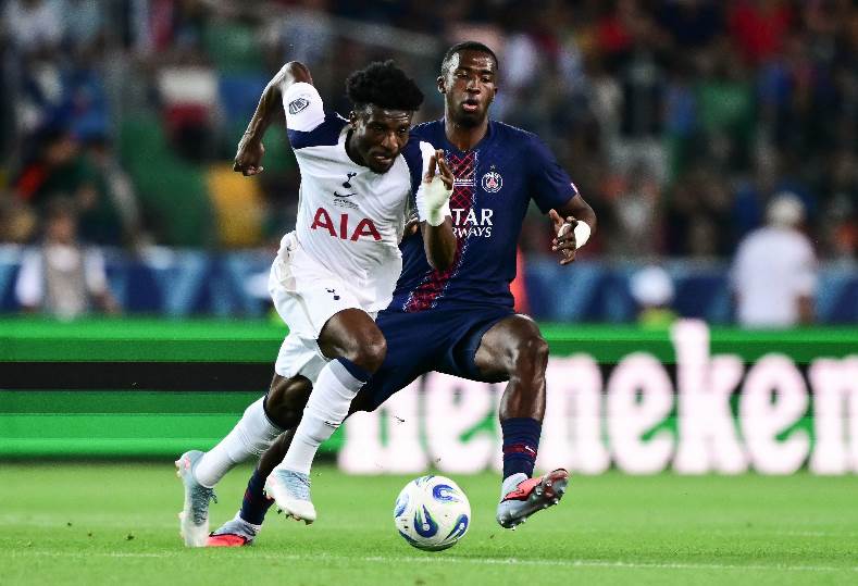 مباراة مثيرة: باريس سان جيرمان يواجه توتنهام في كأس السوبر الأوروبي مباشر