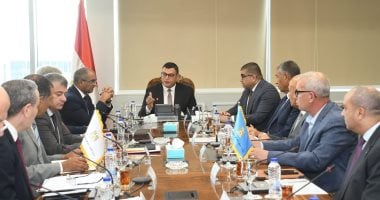 متابعة مستمرة لوزير الإسكان حول التغذية الكهربائية لمحطات المياه والصرف الصحي