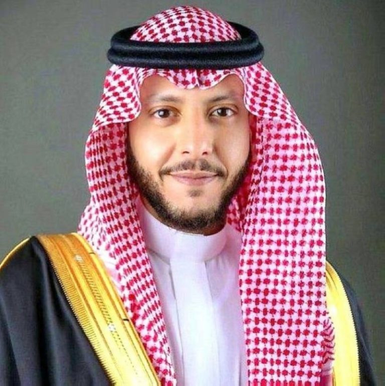 محافظ الطائف يتفقد مصابي حادث عربة الألعاب