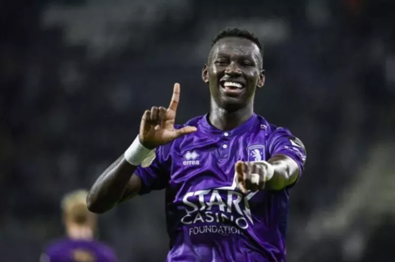 مروان الصحفي يفتتح فصلًا جديدًا في مسيرته مع رويال أنتويرب البلجيكي