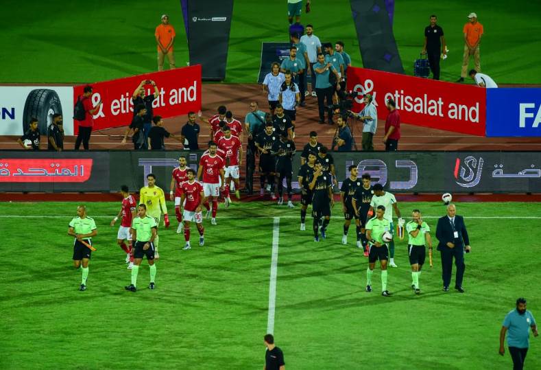 مشاهدة مباشرة: الأهلي يعبر فاركو بثنائية نظيفة في دوري نايل