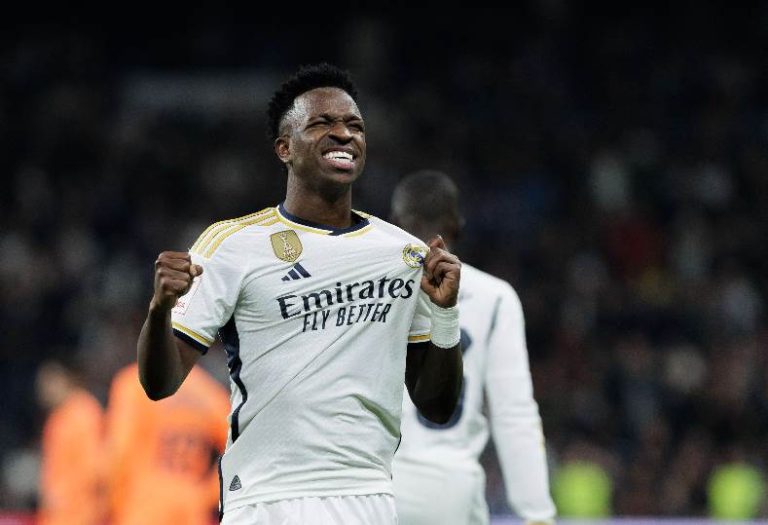 مفاوضات تجديد عقد فينيسيوس مع ريال مدريد تواجه تحديات وصعوبات كبيرة