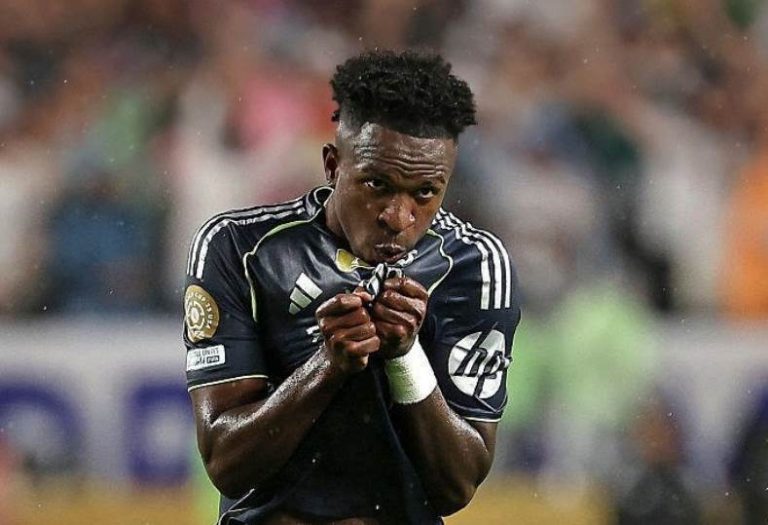 مفاوضات مثمرة بين فينيسيوس وريال مدريد لتمديد عقد النجم الشاب