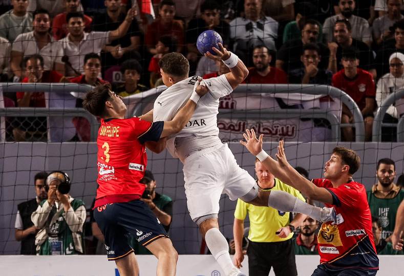 منتخب الناشئين يودع بطولة العالم لليد بخسارته أمام إسبانيا في ربع النهائي