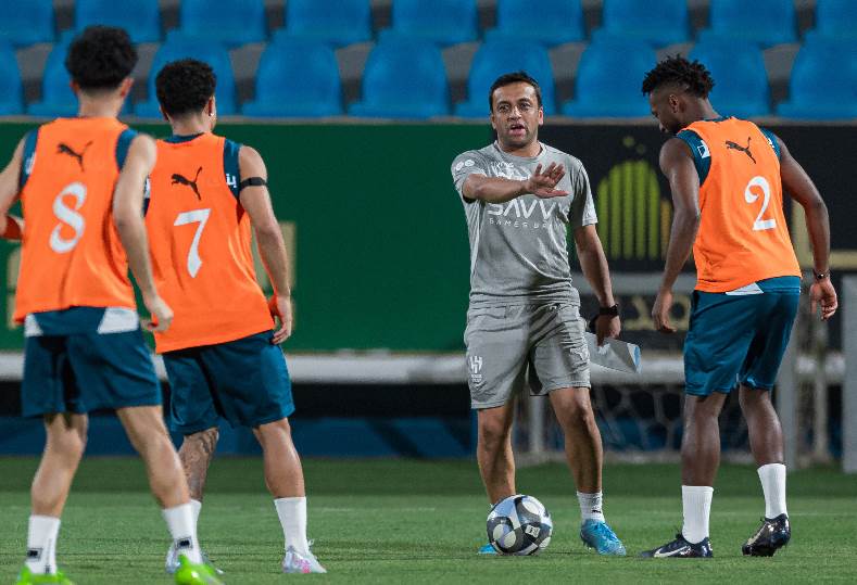 نادي الهلال يعين الشلهوب مدربًا لفريق الشباب لتعزيز مهاراتهم الرياضية