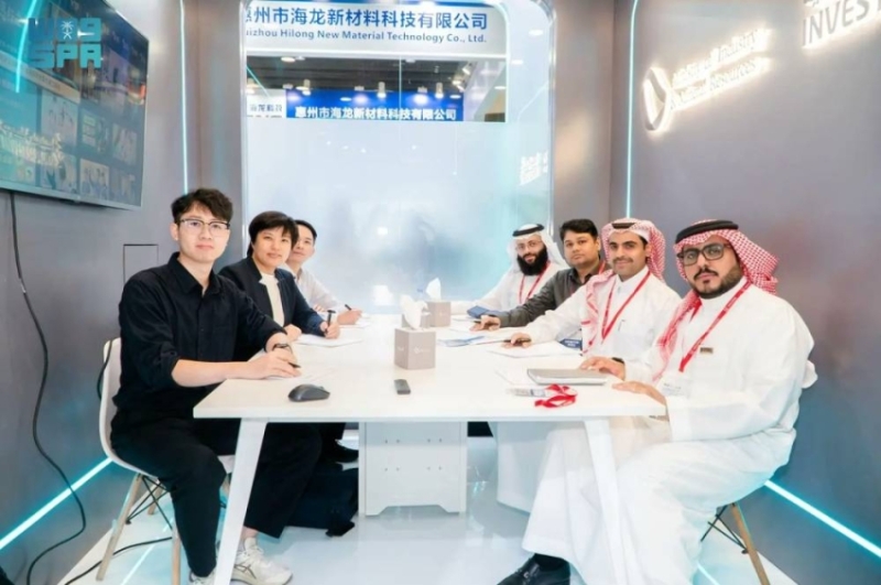 وزارة الصناعة تعزز الابتكار بمشاركتها في معرض البطاريات وتخزين الطاقة بالصين