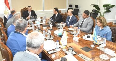 وزير الإسكان يطالب بسرعة إنجاز مشروع حدائق تلال الفسطاط