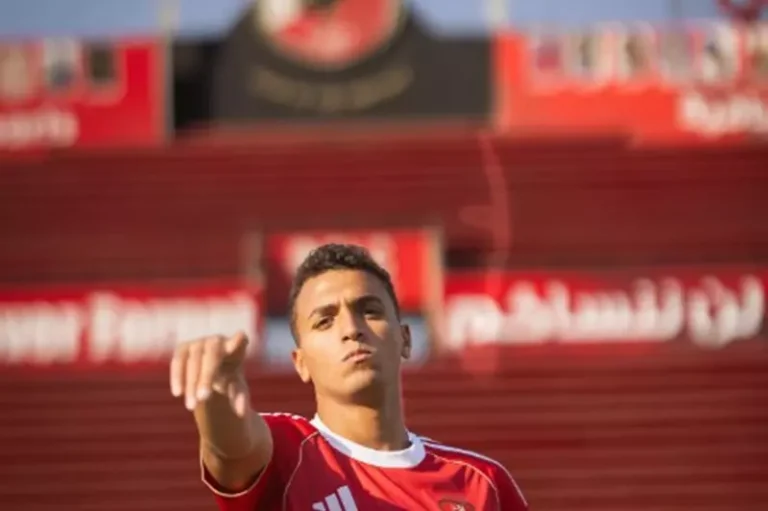 ياسين مرعي يبرز كموهبة جديدة في الأهلي بمهاراته المذهلة بالرأسيات