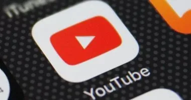 يوتيوبرز يتهمون يوتيوب بتعديل "شورتس" بالـ AI دون موافقتهم.. والمنصة :"نجرى تجربة"