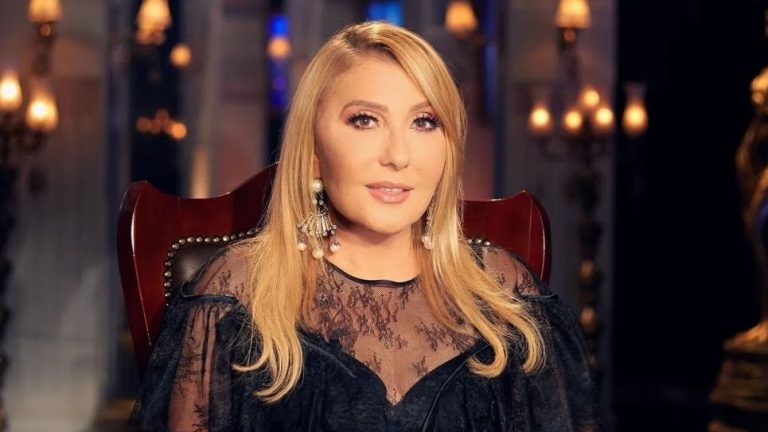 نادية الجندي ترد على إشادة كارولين عزمي بها في برنامج “صاحبة السعادة”