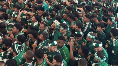 جماهير الأهلي السعودي تزين مدرجات ملعب الإنماء