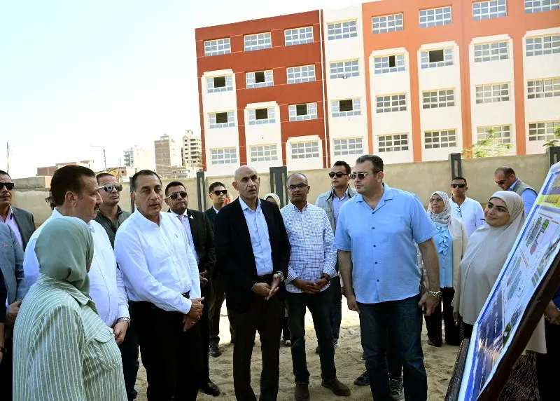 مدبولي يتفقد إنشاء المدرسة المصرية اليابانية