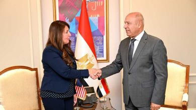 وزير الصناعة والنقل يبحث مع السفيرة الأمريكية